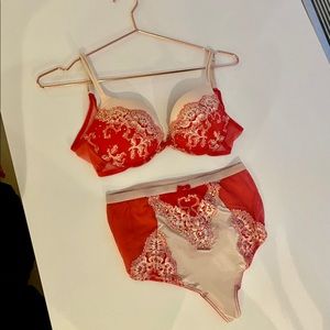 Bundle! VS Very Sexy Push Up Bra Set & Lace Thong